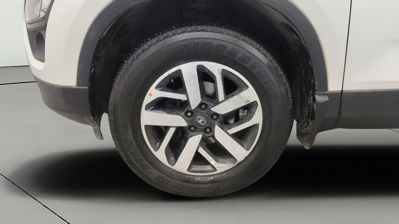 2020 Tata Harrier XZA PLUS 2.0L, Diesel, Automatic, 96,329 km, Left Front Wheel
