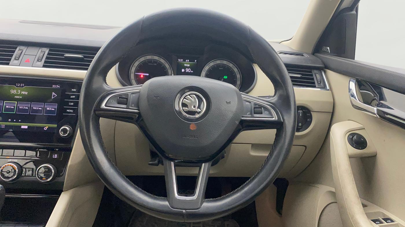 2017 Skoda Octavia 2.0 TDI L&K AT, Diesel, Automatic, 69,518 km, Steering Wheel Close Up