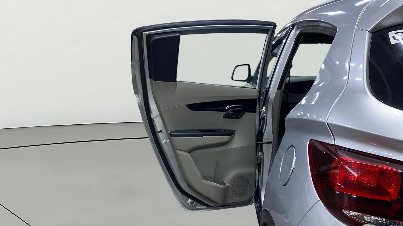 2017 Mahindra Kuv100 K4 5 STR, Petrol, Manual, 79,684 km, LHS Rear Door