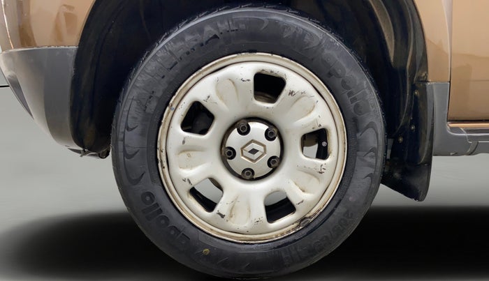 2014 Renault Duster RXL PETROL, Petrol, Manual, 69,454 km, Left Front Wheel
