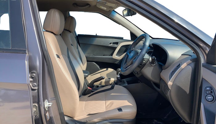 2016 Hyundai Creta SX PLUS 1.6 DIESEL, Diesel, Manual, 82,000 km, Right Side Front Door Cabin