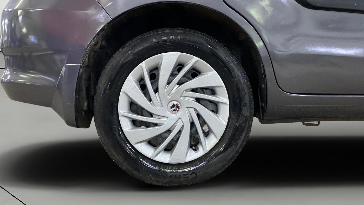 2016 Maruti Ertiga VDI SHVS, Diesel, Manual, 80,219 km, Right Rear Wheel