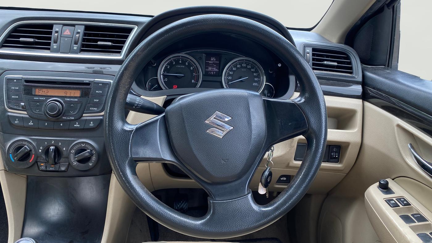 2015 Maruti Ciaz VXI, Petrol, Manual, 98,457 km, Steering Wheel Close Up