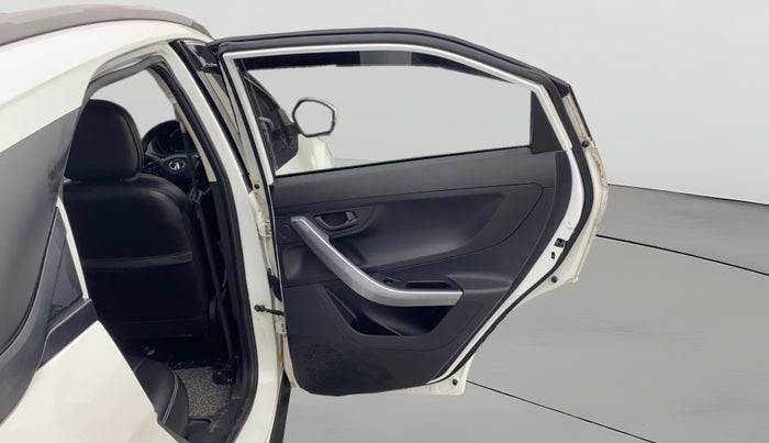 2023 Tata NEXON XMA PLUS SUNROOF PETROL, Petrol, Automatic, 13,296 km, RHS Rear Door