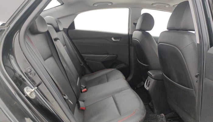 2022 Hyundai Verna SX (O) 1.0 TURBO DCT, Petrol, Automatic, 41,686 km, Right Side Rear Door Cabin