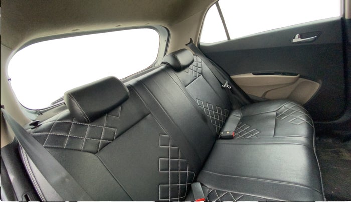 2016 Hyundai Grand i10 ASTA (O) AT 1.2 KAPPA VTVT, Petrol, Automatic, 50,366 km, Right Side Rear Door Cabin