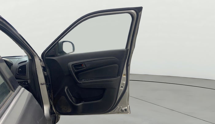 2019 Maruti Vitara Brezza VDI AMT, Diesel, Automatic, 1,53,338 km, RHS Front Door