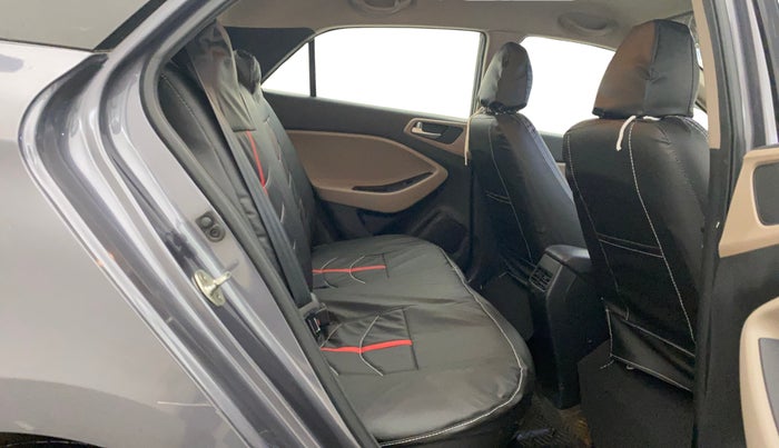 2020 Hyundai Elite i20 MAGNA PLUS 1.2, Petrol, Manual, 41,415 km, Right Side Rear Door Cabin