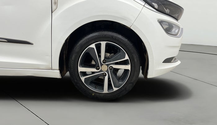 2022 Tata ALTROZ XZ PLUS PETROL, Petrol, Manual, 38,170 km, Right Front Wheel