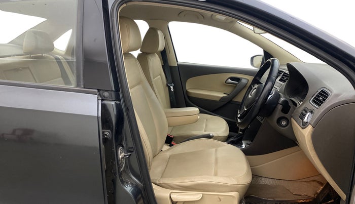 2017 Volkswagen Vento HIGHLINE PETROL AT, Petrol, Automatic, 50,303 km, Right Side Front Door Cabin