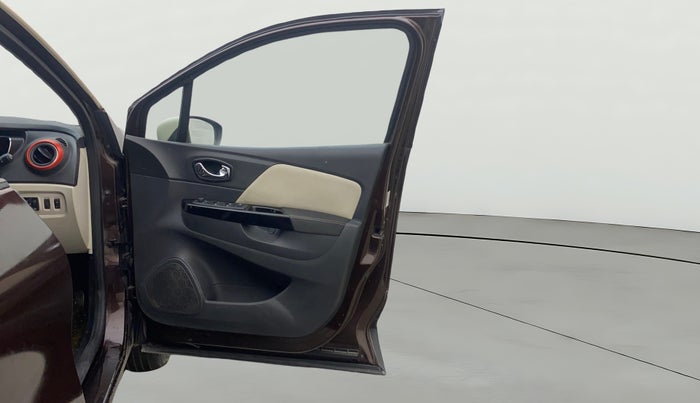 2017 Renault Captur RXT PETROL DUAL TONE, Petrol, Manual, 53,644 km, RHS Front Door