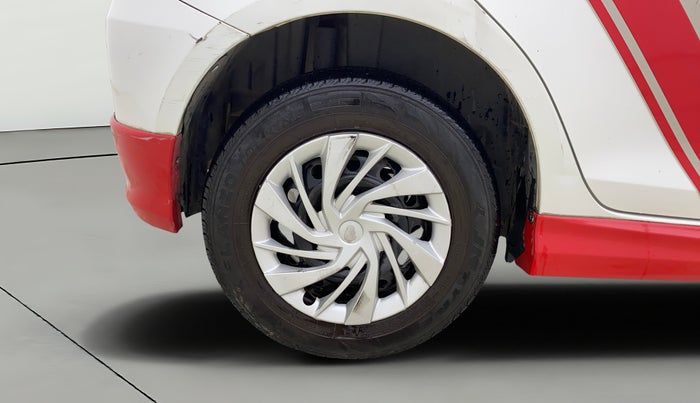 2016 Maruti Swift VXI, Petrol, Manual, 1,10,435 km, Right Rear Wheel