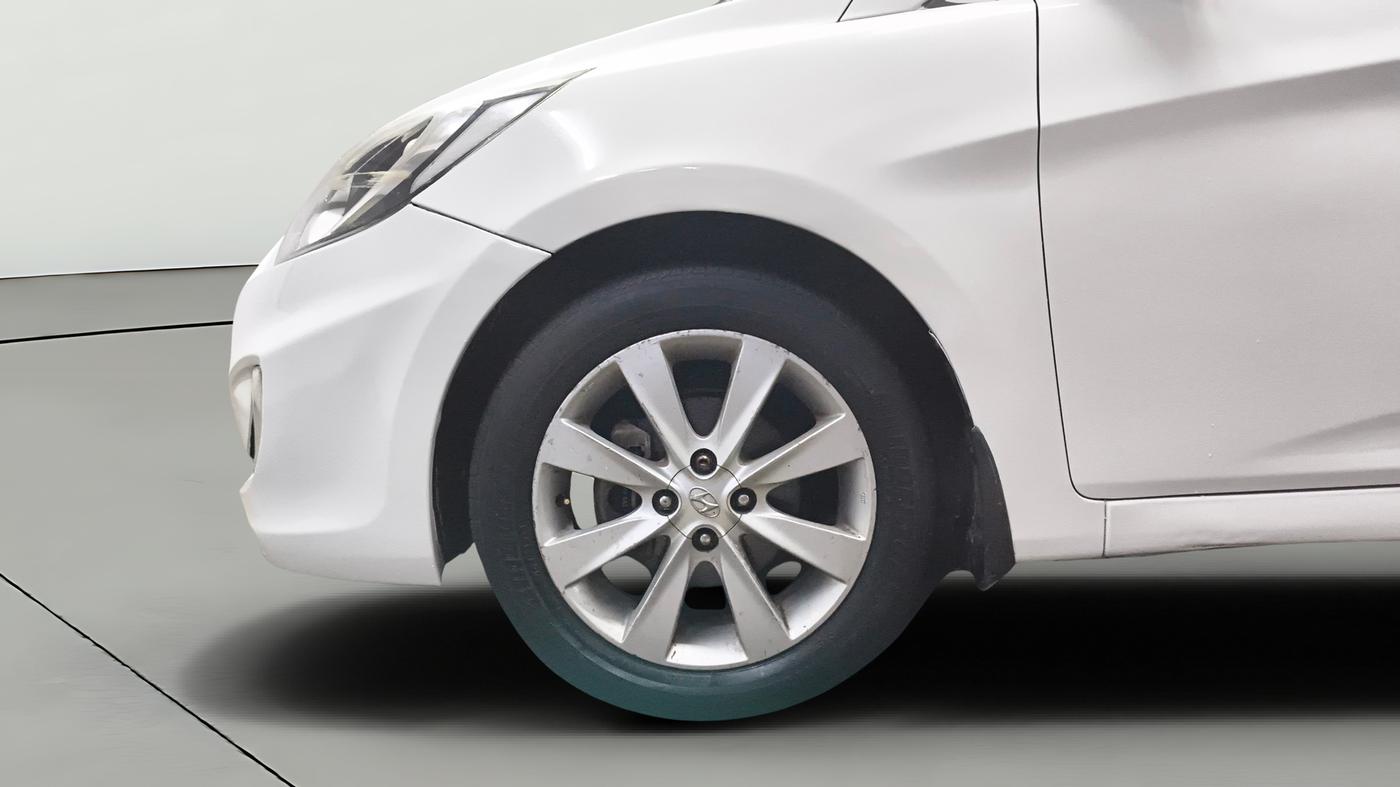 2013 Hyundai Verna FLUIDIC 1.6 VTVT SX, CNG, Manual, 93,983 km, Left Front Wheel