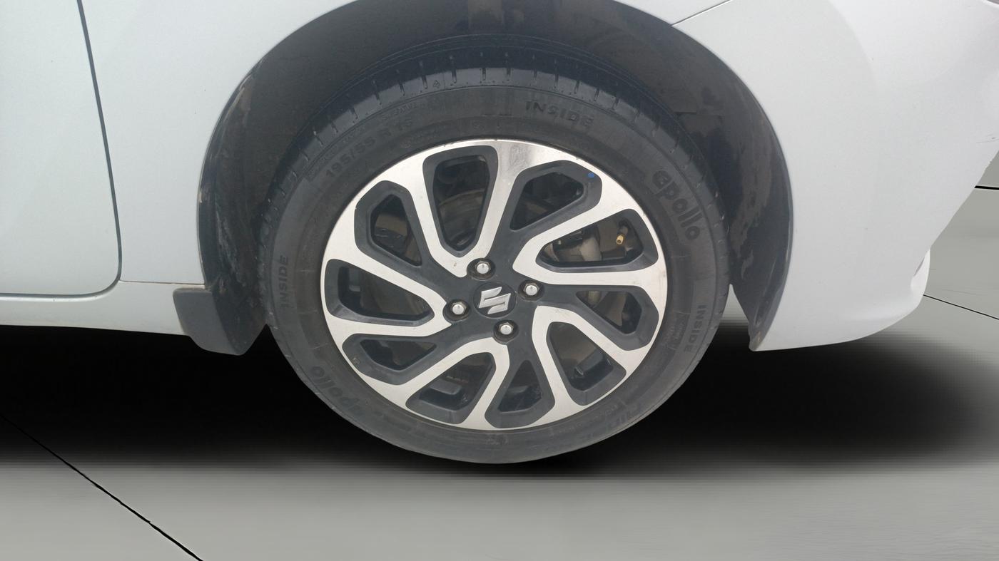 2022 Maruti Baleno ALPHA PETROL 1.2, Petrol, Manual, 26,107 km, Right Front Wheel