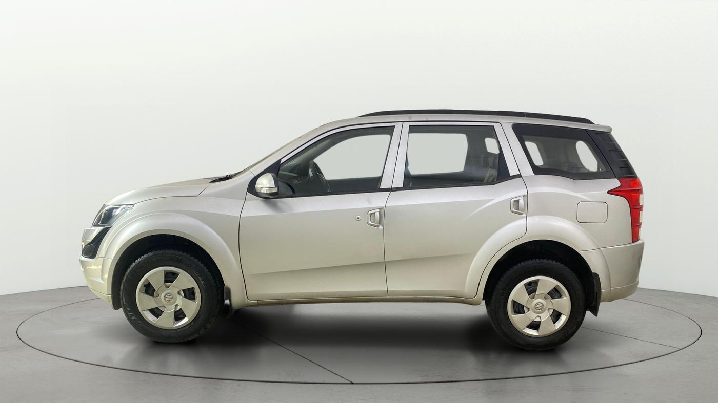 2017 Mahindra XUV500 W4, Diesel, Manual, 1,02,257 km, Left Side