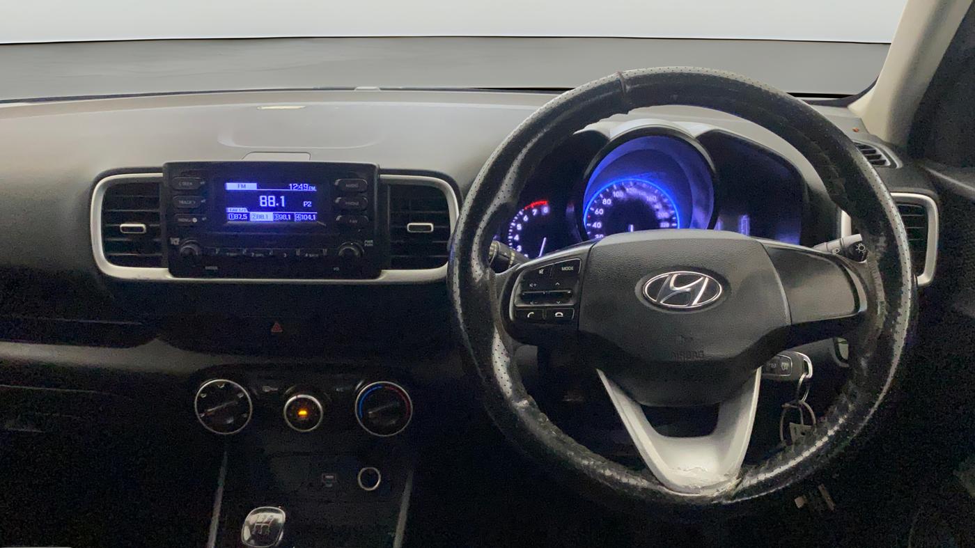 2020 Hyundai VENUE S 1.2, Petrol, Manual, 52,316 km, Steering Wheel Close Up