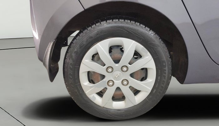 2015 Hyundai Eon MAGNA +, Petrol, Manual, 25,027 km, Right Rear Wheel