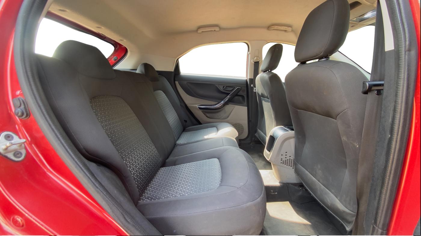 2018 Tata NEXON XM PETROL, CNG, Manual, 96,263 km, Right Side Rear Door Cabin