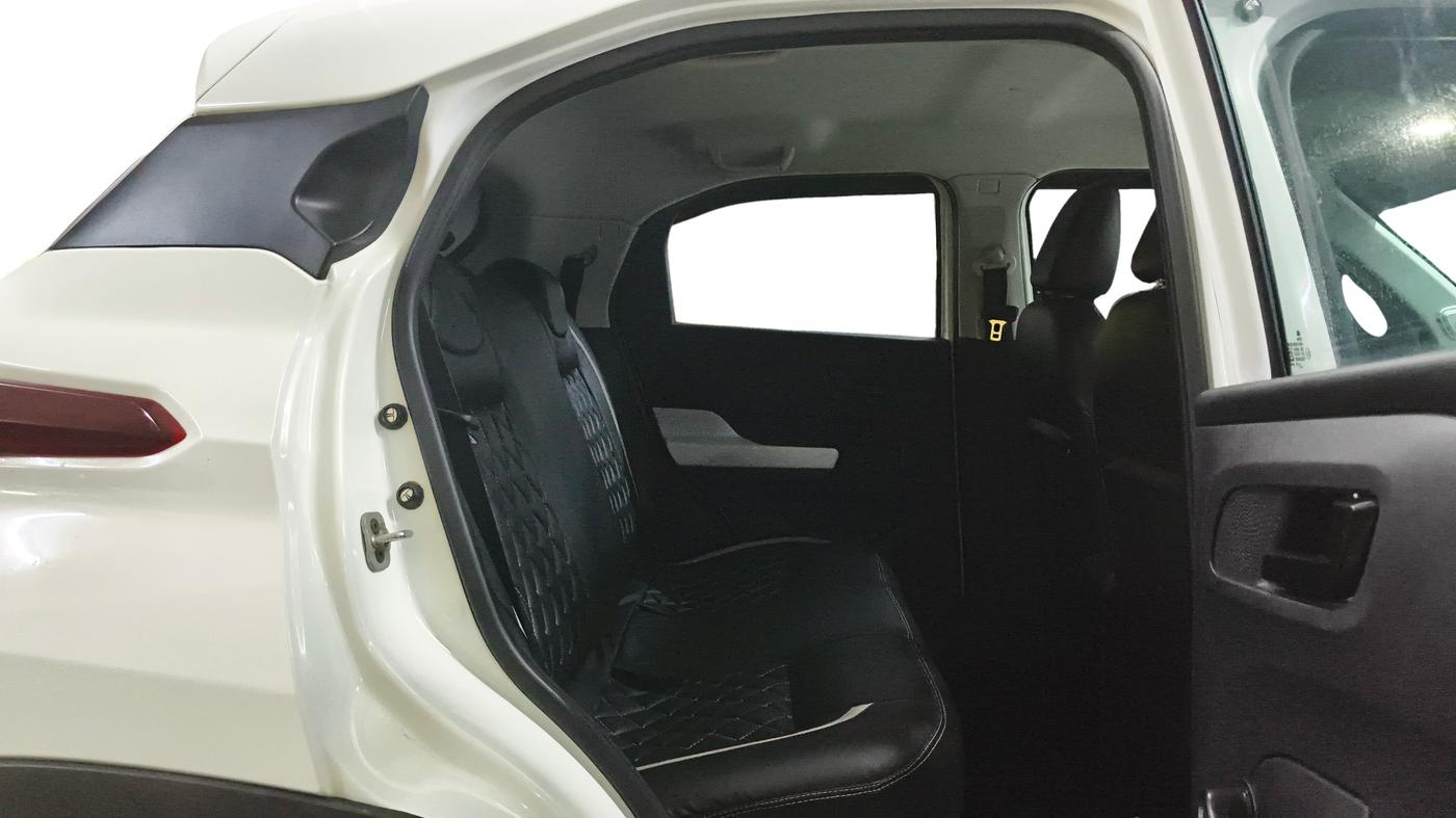 2025 Tata PUNCH PURE MT CNG, CNG, Manual, 29,502 km, Right Side Rear Door Cabin