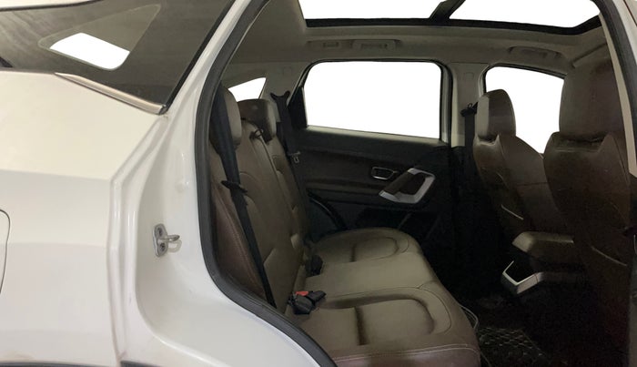 2021 Tata Harrier XZA PLUS 2.0L, Diesel, Automatic, 98,036 km, Right Side Rear Door Cabin