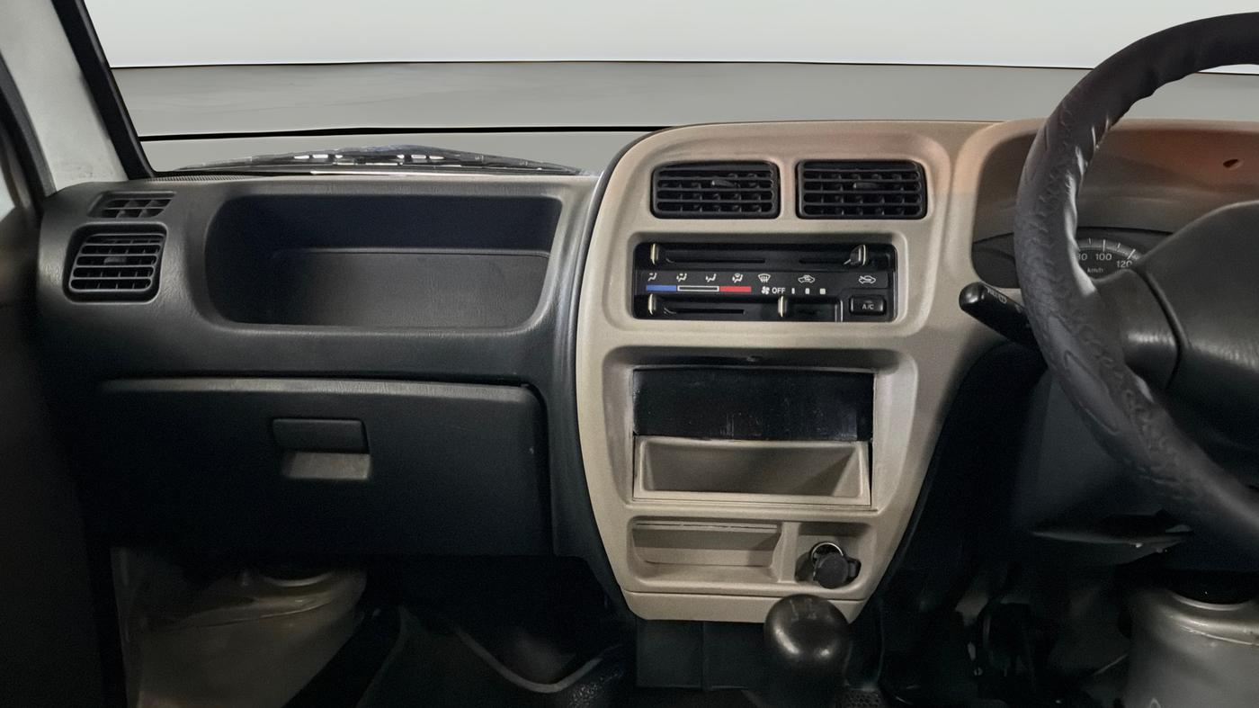 2016 Maruti Eeco 5 STR WITH A/C+HTR CNG, CNG, Manual, 47,578 km, Air Conditioner