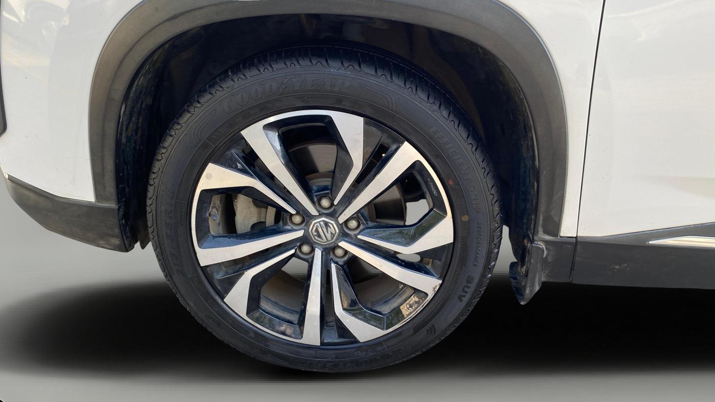 2023 MG HECTOR SHARP PRO 1.5 PETROL TURBO CVT PETROL, Petrol, Automatic, 54,666 km, Left Front Wheel