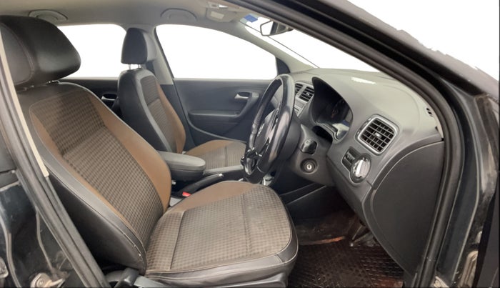 2017 Volkswagen Polo HIGHLINE1.2L, Petrol, Manual, 73,773 km, Right Side Front Door Cabin