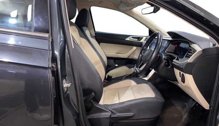 2022 Volkswagen VIRTUS TOPLINE TSI 1.0 AT, Petrol, Automatic, 16,917 km, Right Side Front Door Cabin