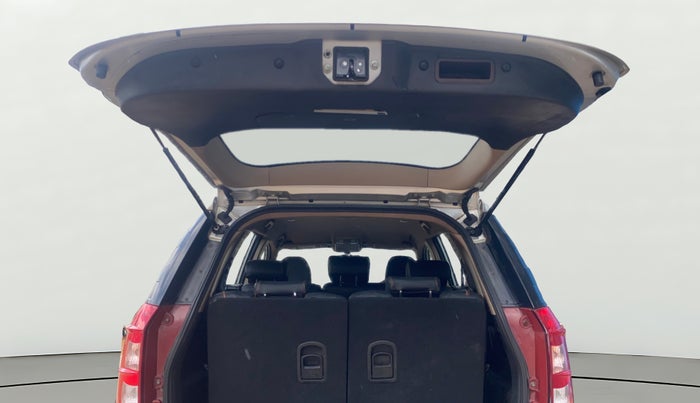 2015 Mahindra XUV500 W6, Diesel, Manual, 1,33,678 km, Boot Door Open