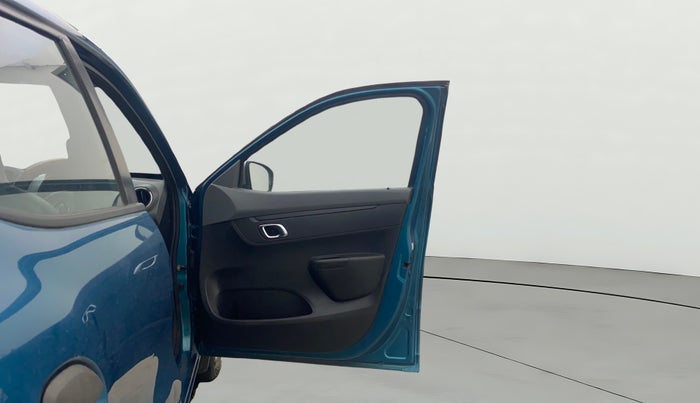 2020 Renault Kwid RXT 1.0 (O), Petrol, Manual, 13,822 km, RHS Front Door