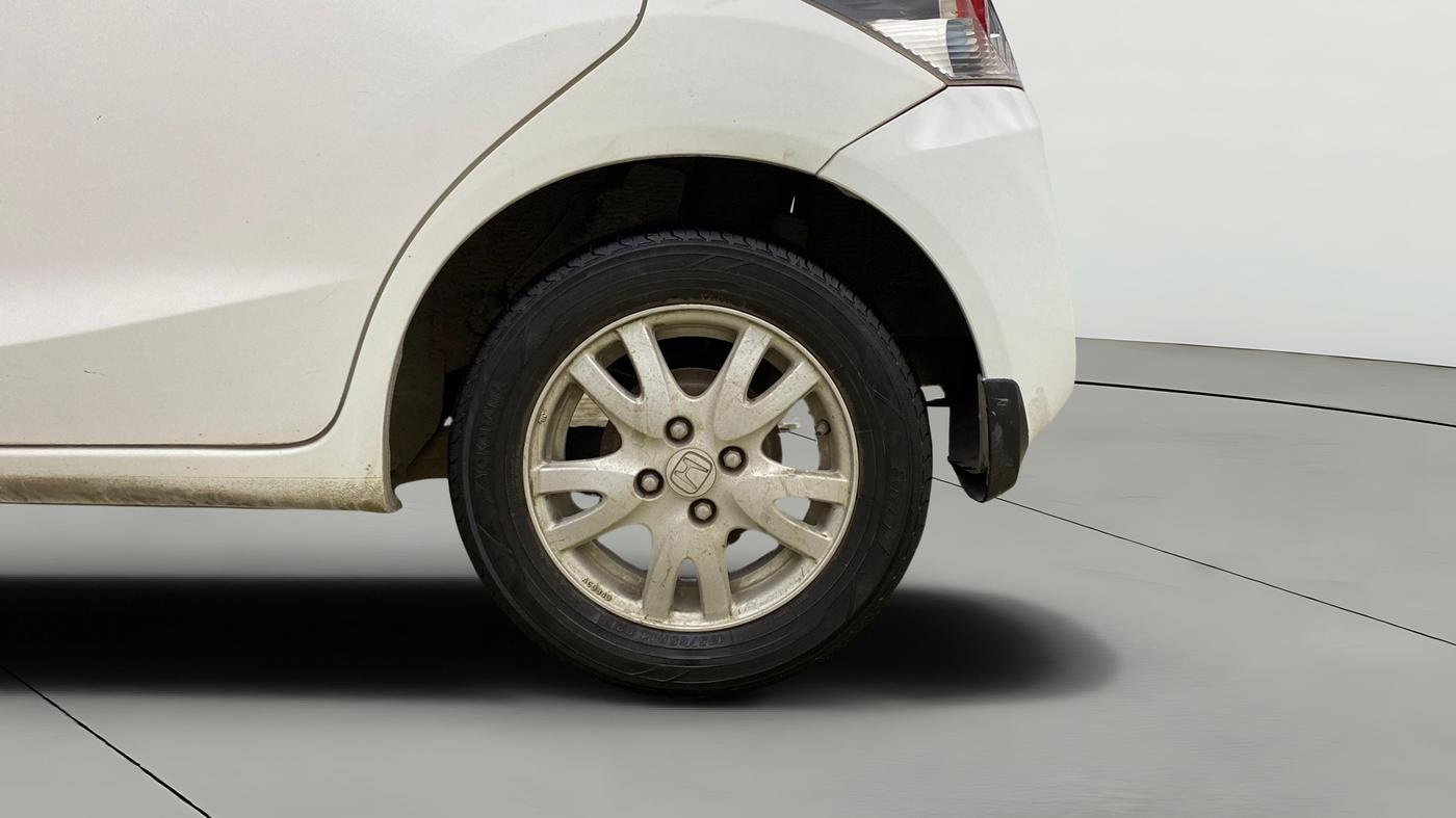 2013 Honda Brio V MT, Petrol, Manual, 61,725 km, Left Rear Wheel