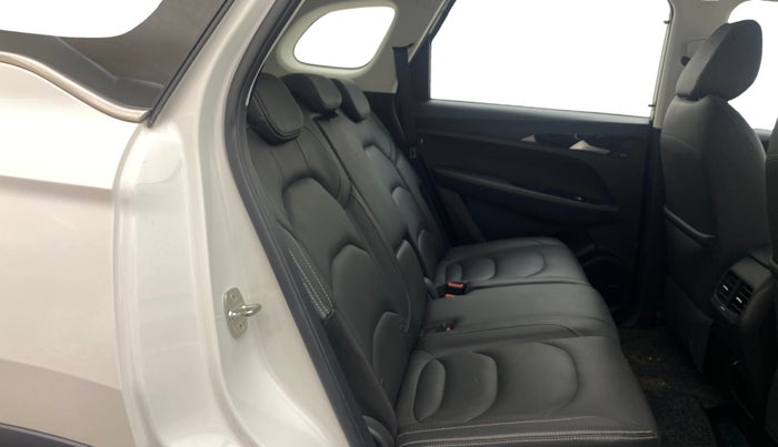 2019 MG HECTOR SHARP 2.0 DIESEL, Diesel, Manual, 93,188 km, Right Side Rear Door Cabin