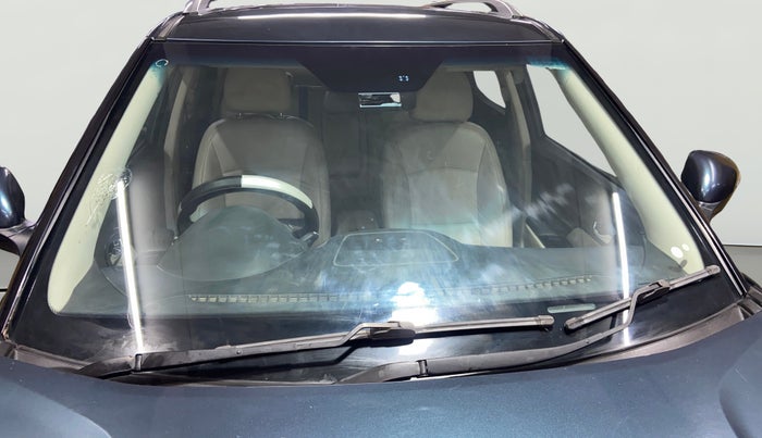 2019 Mahindra XUV300 W8 (O) 1.5 DIESEL, Diesel, Manual, 84,648 km, Front Windshield