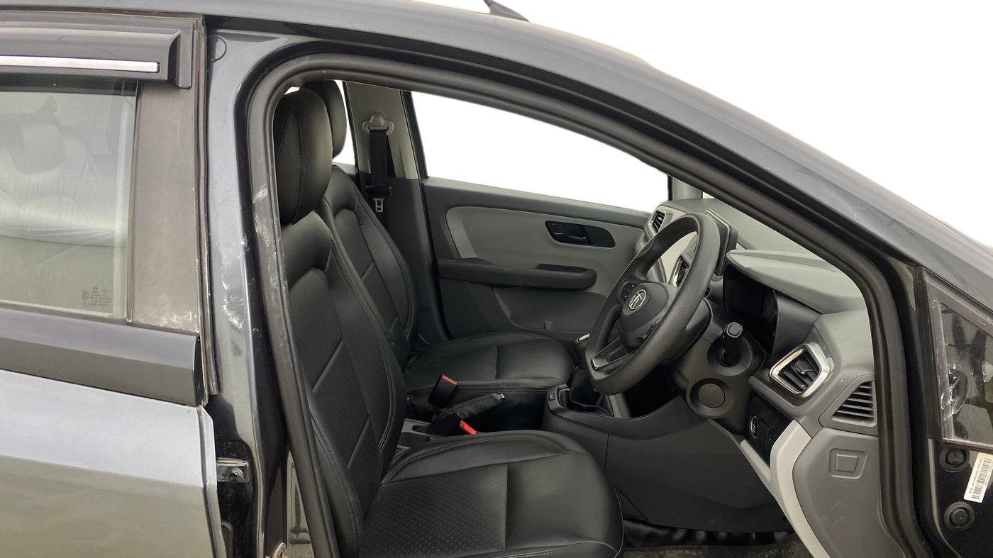 2021 Tata ALTROZ XT PETROL, Petrol, Manual, 30,537 km, Right Side Front Door Cabin