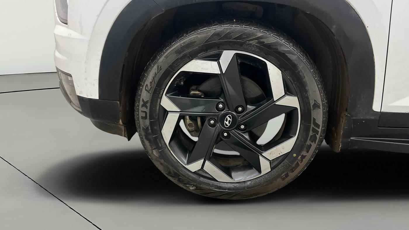 2022 Hyundai ALCAZAR 1.5 SIGNATURE (O) AT 7STR, Diesel, Automatic, 1,33,169 km, Left Front Wheel