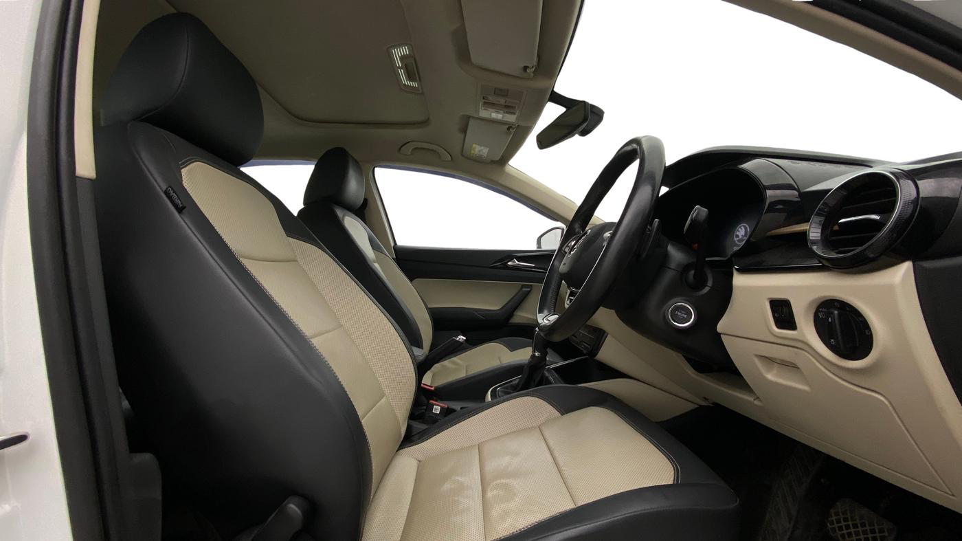 2022 Skoda SLAVIA STYLE 1.0L TSI AT, Petrol, Automatic, 1,33,293 km, Right Side Front Door Cabin