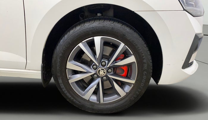 2022 Skoda SLAVIA STYLE 1.5L TSI MT, Petrol, Manual, 17,788 km, Right Front Wheel