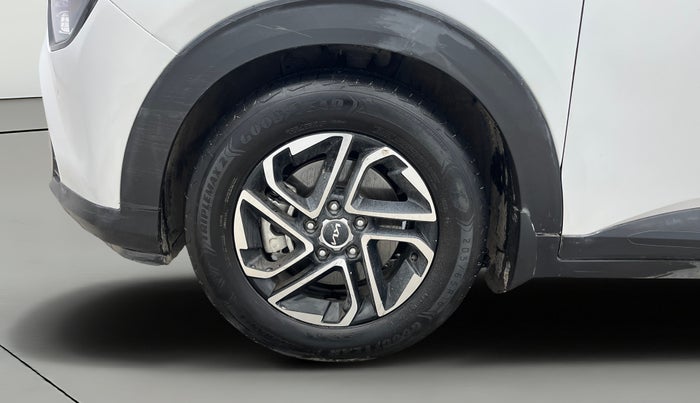 2023 KIA CARENS  PRESTIGE PLUS 1.5 TURBO PETROL DCT 7 STR, Petrol, Automatic, 1,09,018 km, Left Front Wheel