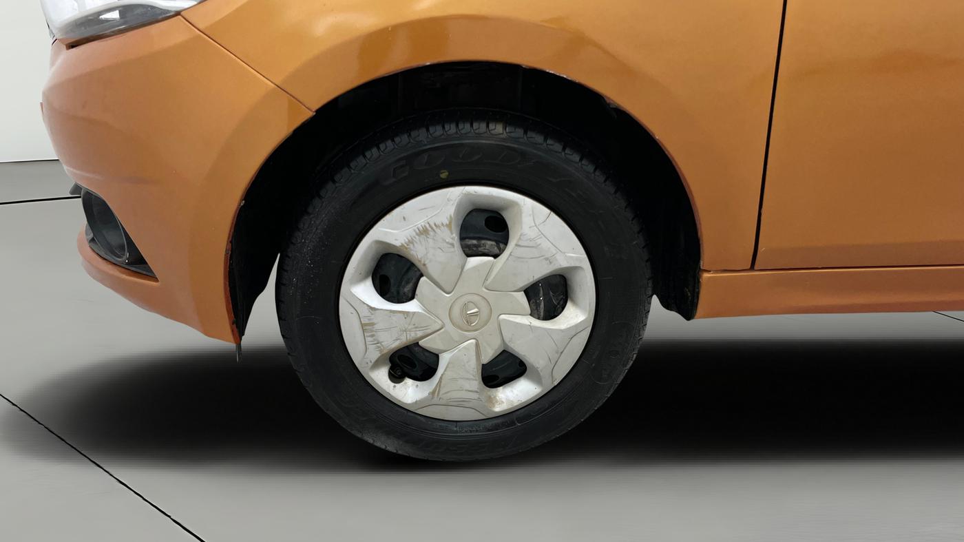 2017 Tata Tiago XT PETROL, Petrol, Manual, 81,670 km, Left Front Wheel