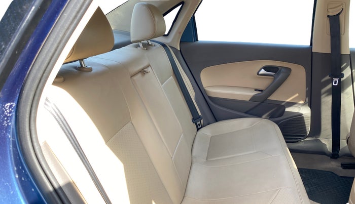 2016 Volkswagen Vento HIGHLINE 1.6 MPI, Petrol, Manual, 69,482 km, Right Side Rear Door Cabin