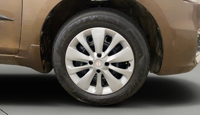 2015 Maruti Ciaz VXI, Petrol, Manual, 83,773 km, Right Front Wheel