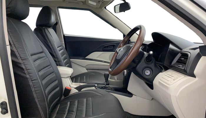 2023 Mahindra XUV300 W6 1.5 DIESEL AMT, Diesel, Automatic, 66,030 km, Right Side Front Door Cabin