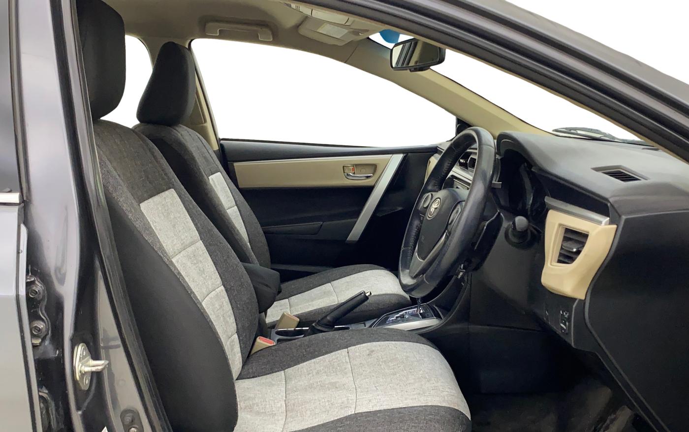 2014 Toyota Corolla Altis VL CVT PETROL, Petrol, Automatic, 1,32,528 km, Right Side Front Door Cabin