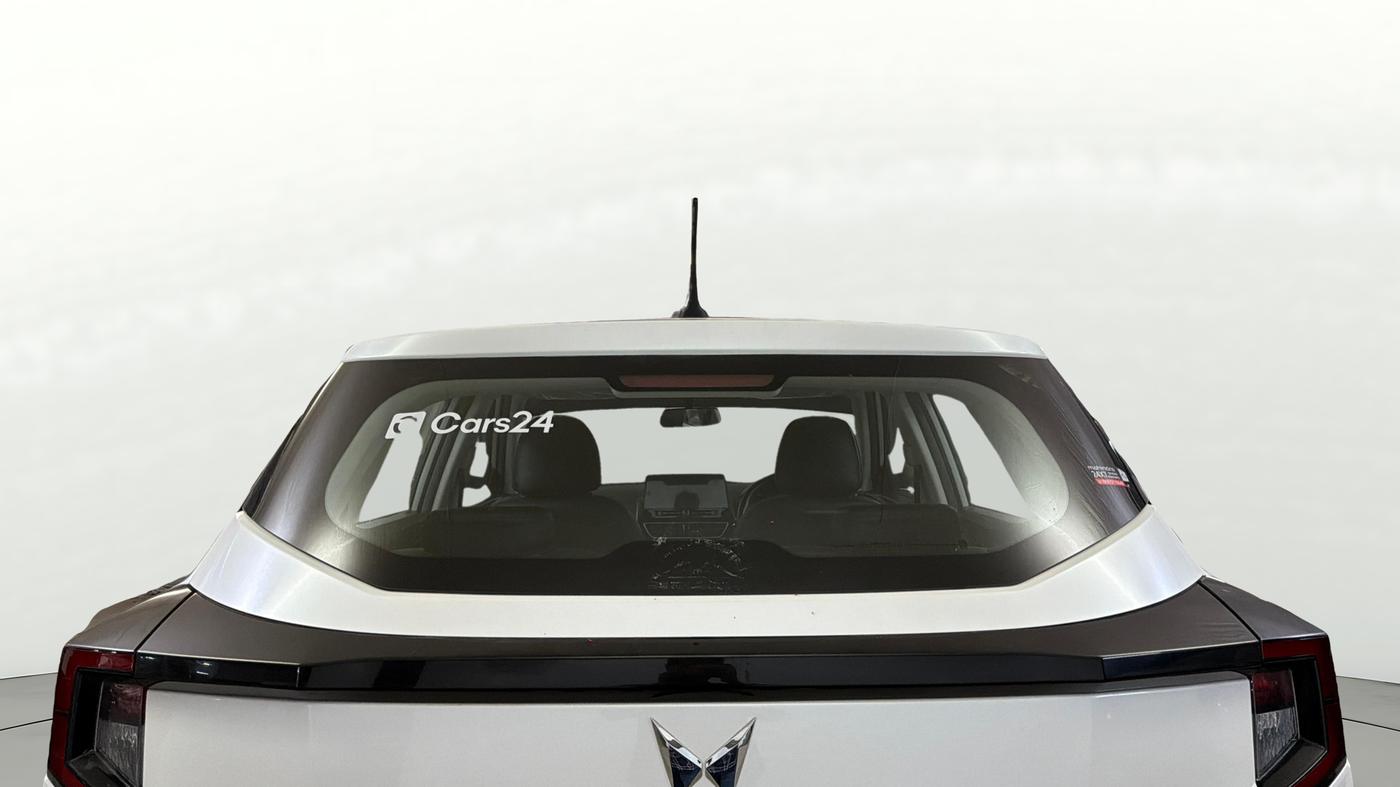2024 Mahindra XUV 3XO MX3 1.2 L TCMPFi, Petrol, Manual, 6,765 km, Rear Windshield