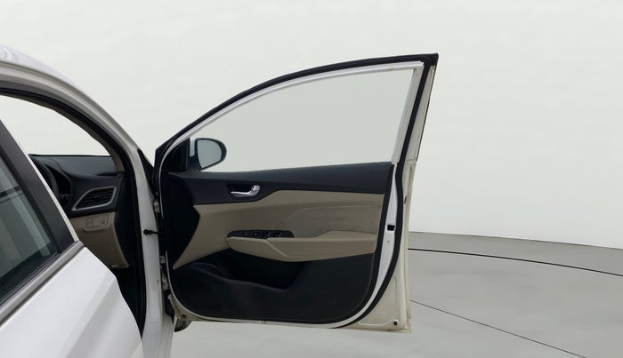 2017 Hyundai Verna 1.6 EX VTVT AT, Petrol, Automatic, 46,701 km, RHS Front Door