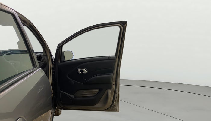 2018 Datsun Redi Go T (O), Petrol, Manual, 43,988 km, RHS Front Door