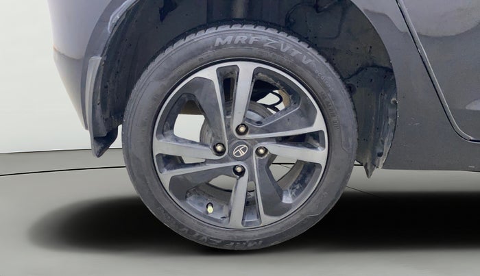 2022 Tata ALTROZ XZ PLUS PETROL DARK EDITION, Petrol, Manual, 63,714 km, Right Rear Wheel