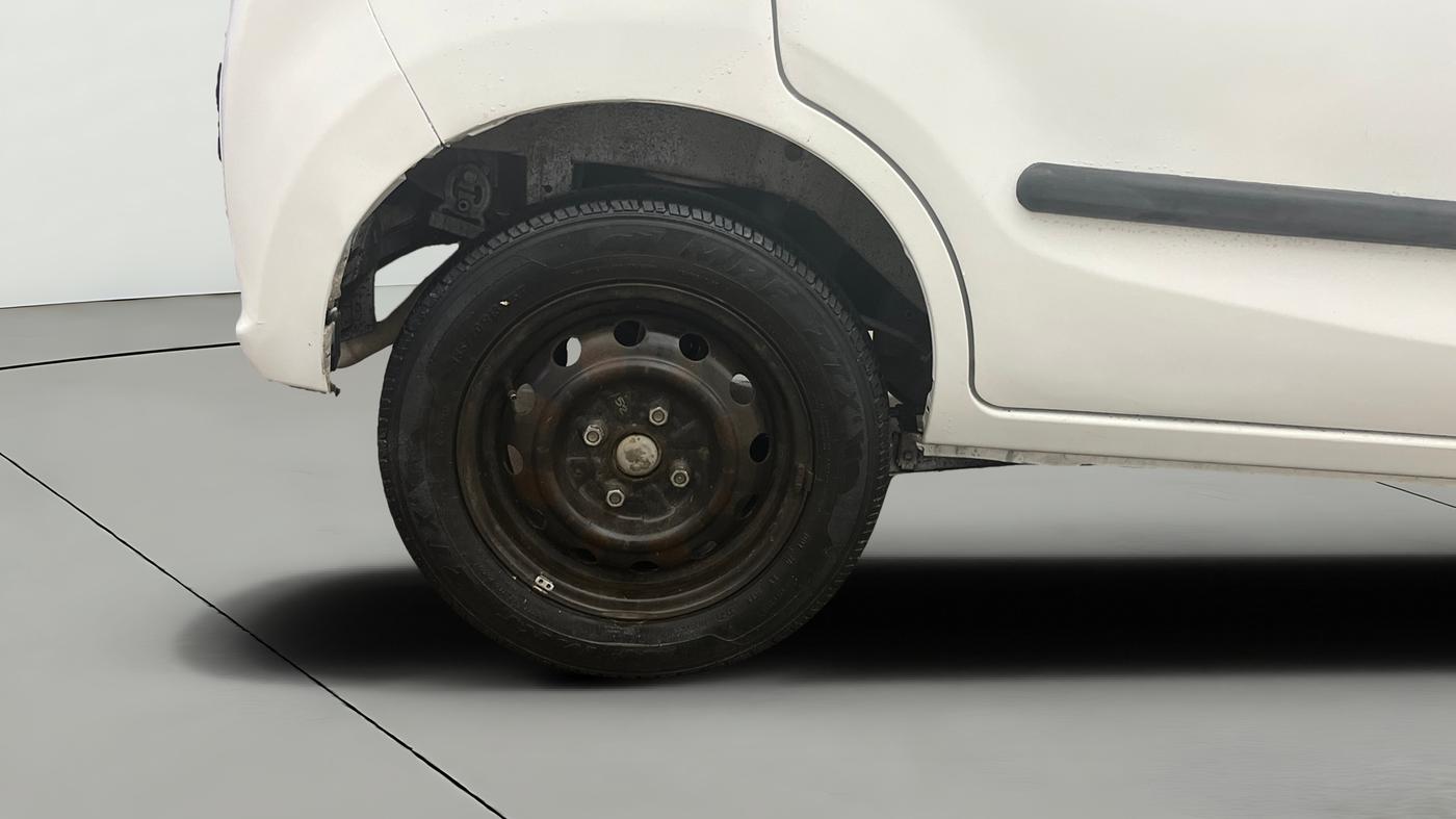 2016 Maruti Alto K10 VXI, Petrol, Manual, 34,923 km, Right Rear Wheel