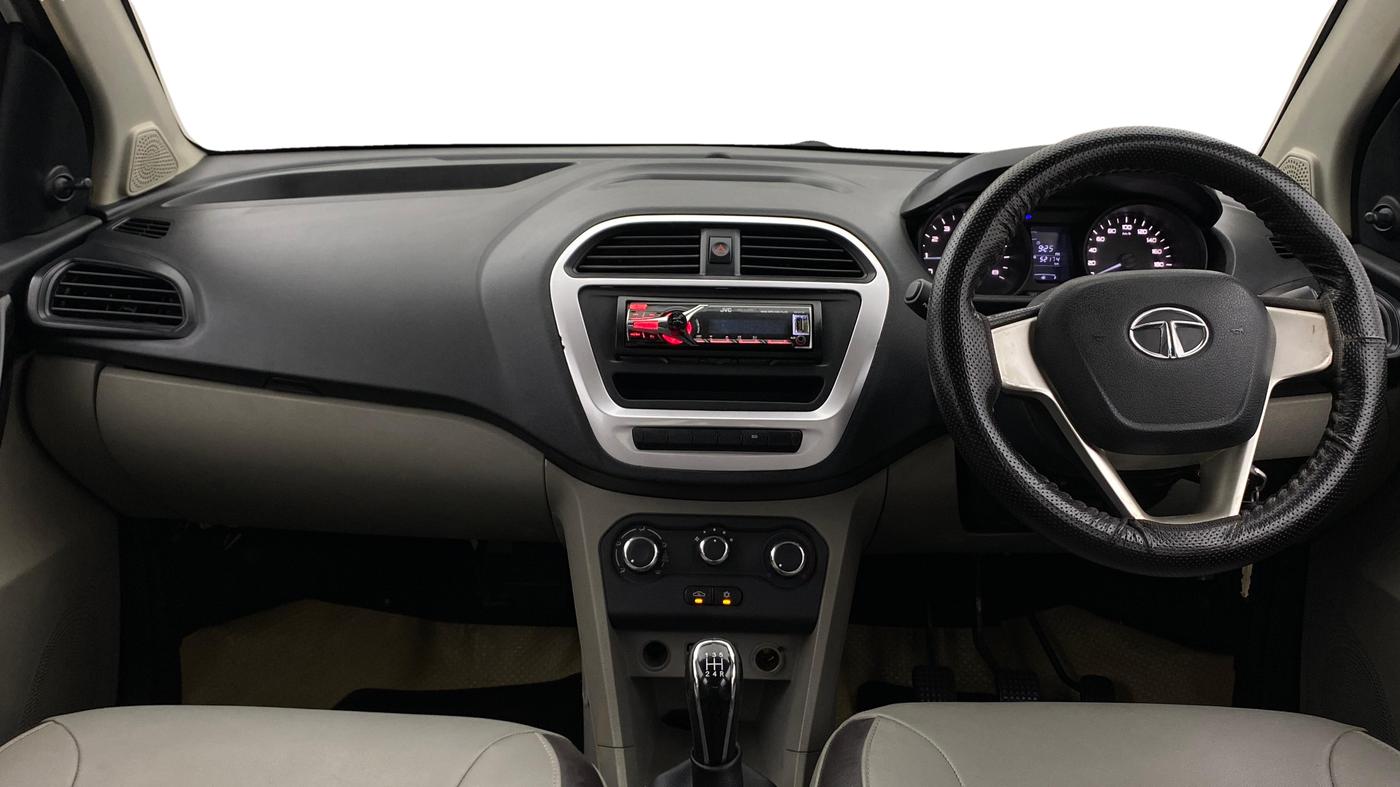 2016 Tata Tiago XM PETROL, Petrol, Manual, 52,184 km, Dashboard