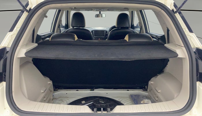 2021 Mahindra XUV300 W6 1.2 PETROL AMT, Petrol, Automatic, 81,586 km, Boot Open Zoomed View